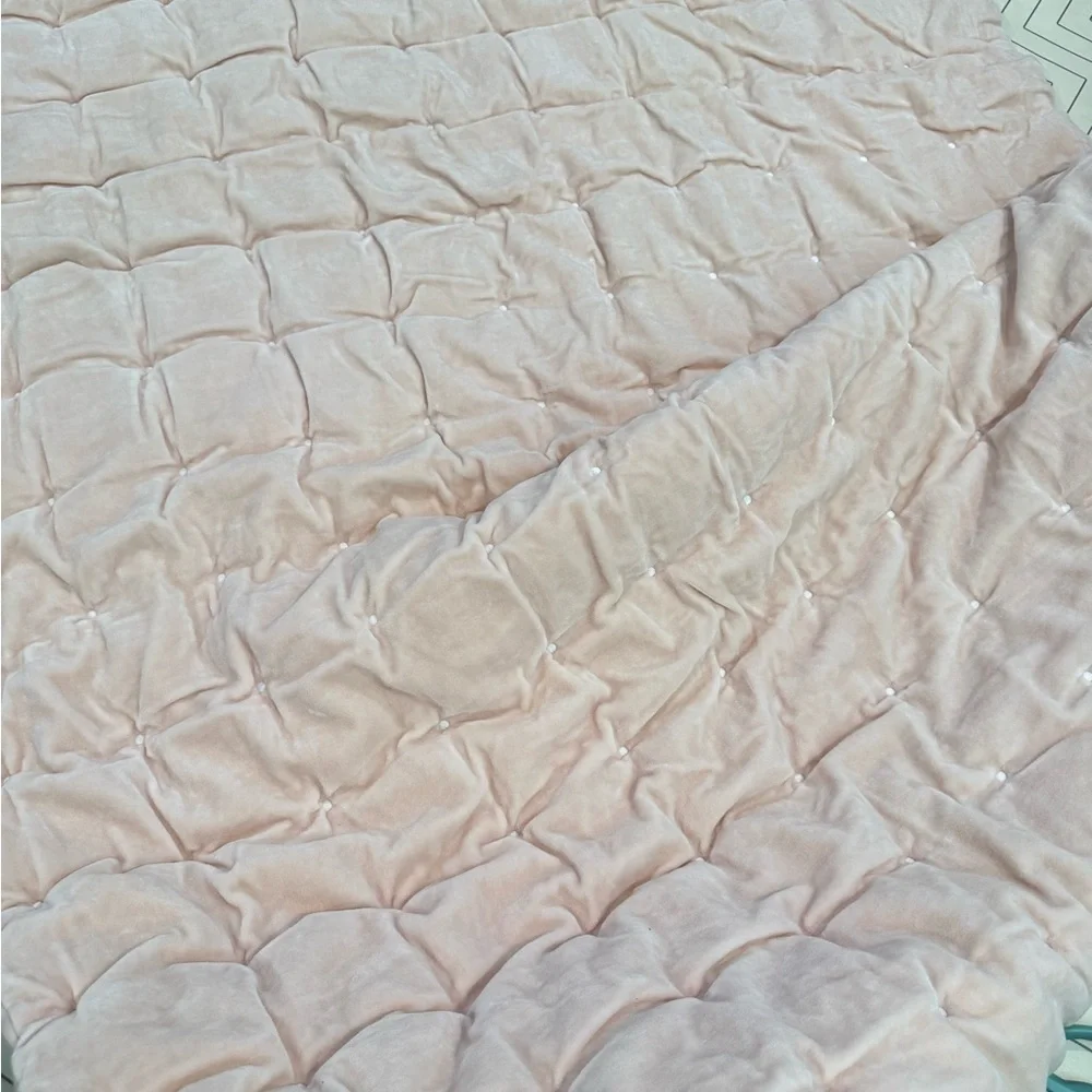 Restoration Hardware Baby & Child Pink Velveteen Quilt - Picture 7 of 9
